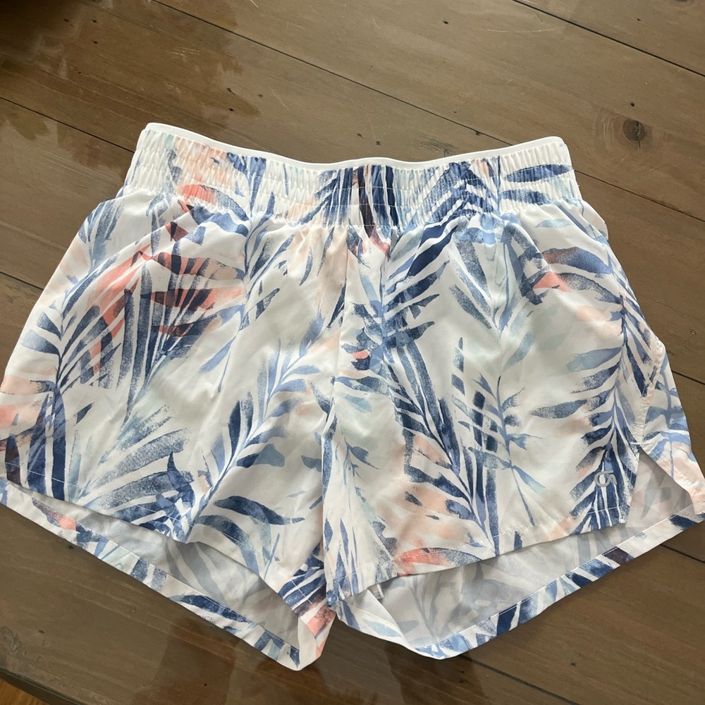 GapFit Printed Shorts